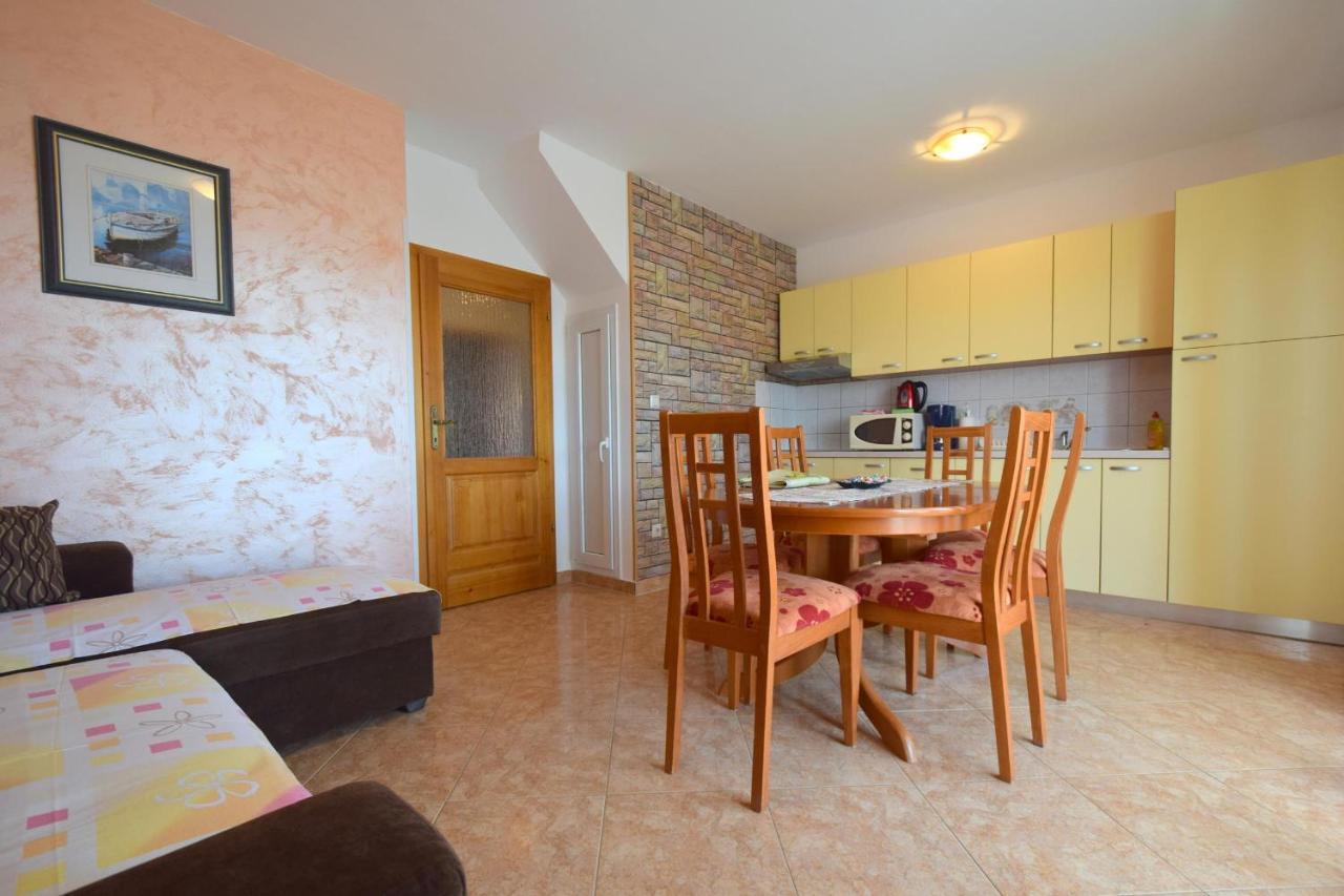 Apartments Rose Čižići Eksteriør billede